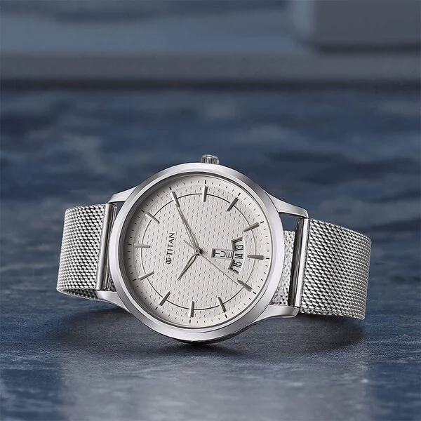 Titan Karishma Quartz Analog Watch
